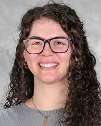 Victoria Montagano, MSW, LICSW Headshot